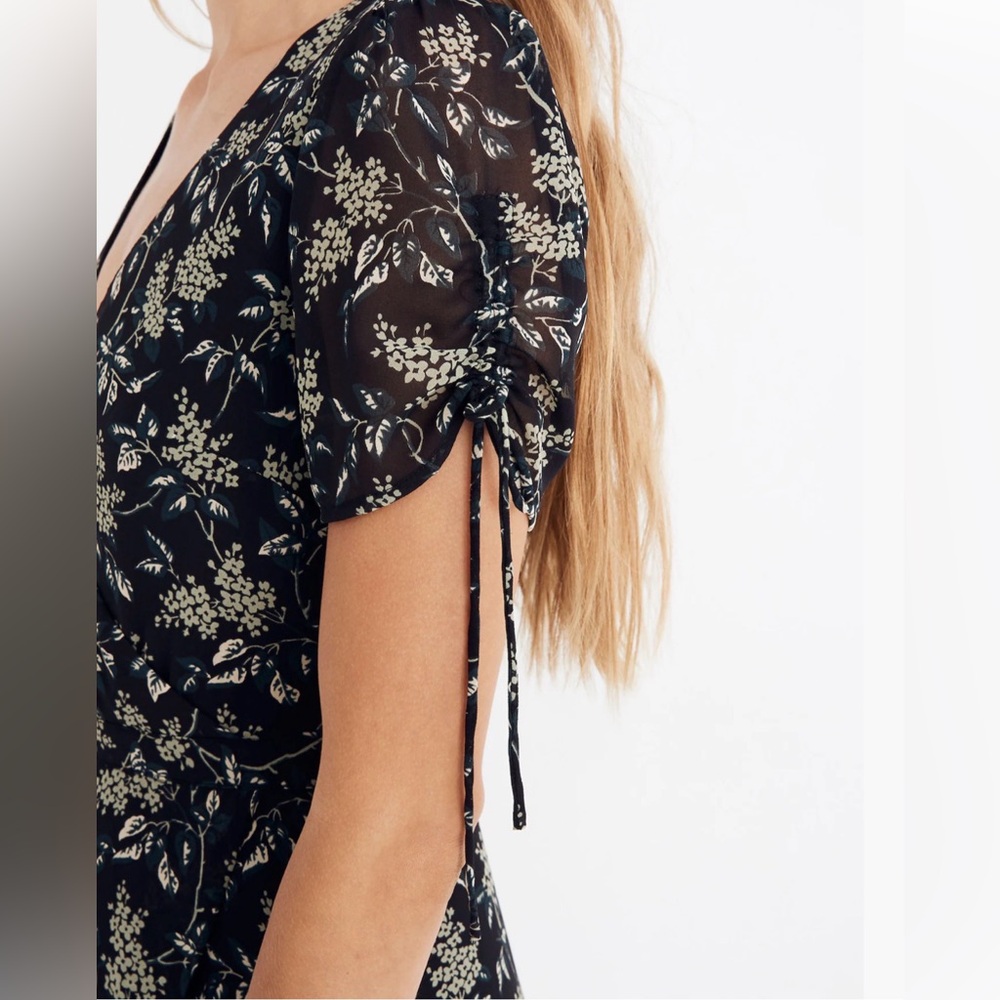 Madewell Tulip-Sleeve Maxi Dress in Antique Flora - Picture 3 of 10
